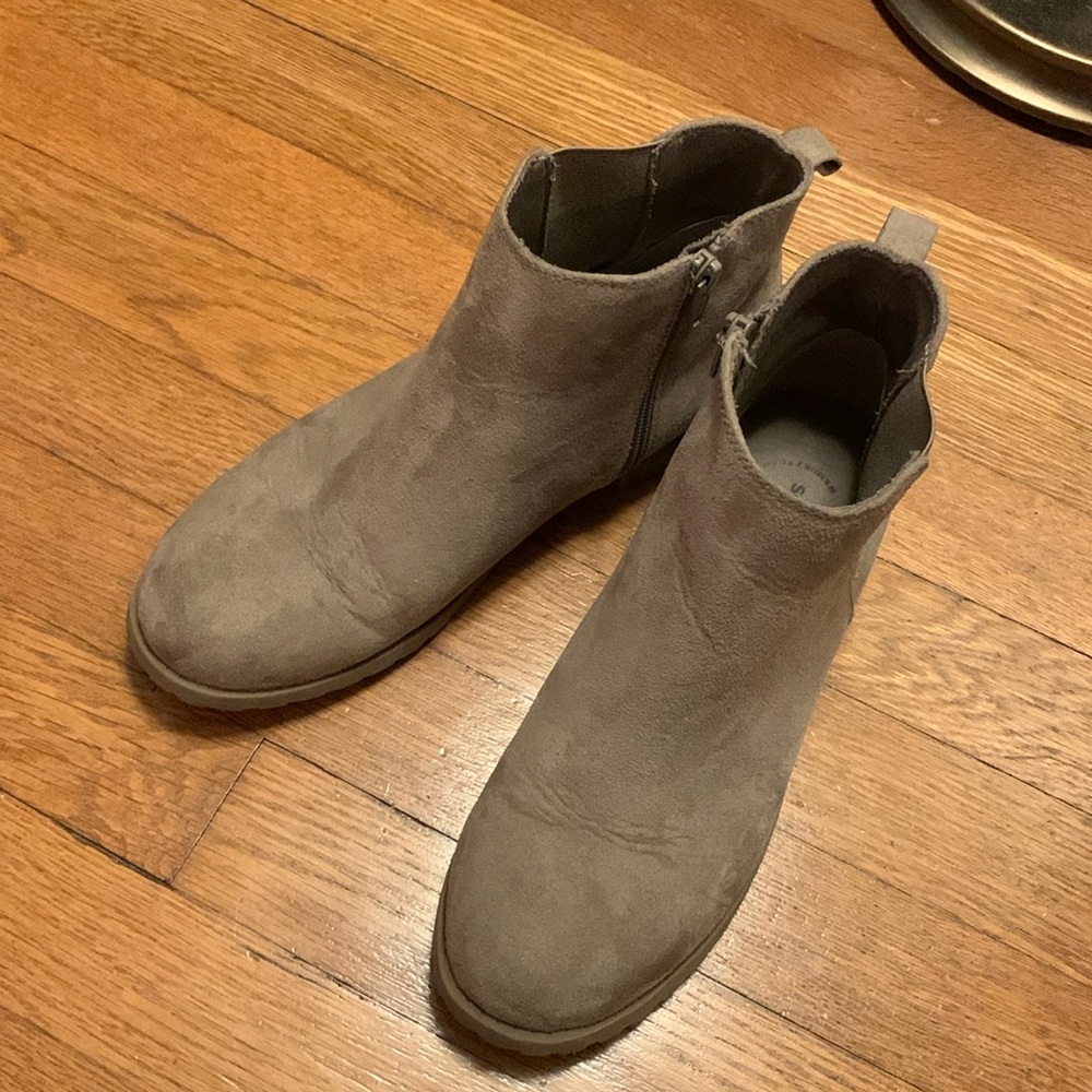 Taupe Sonoma Booties Sz. 8.5M